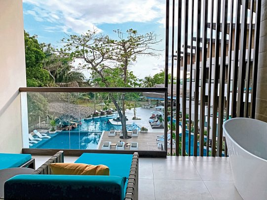 Azura Beach Resort - Wohnbeispiel Junior Suite Ocean View with Tub (Zimmercodierung J1M)