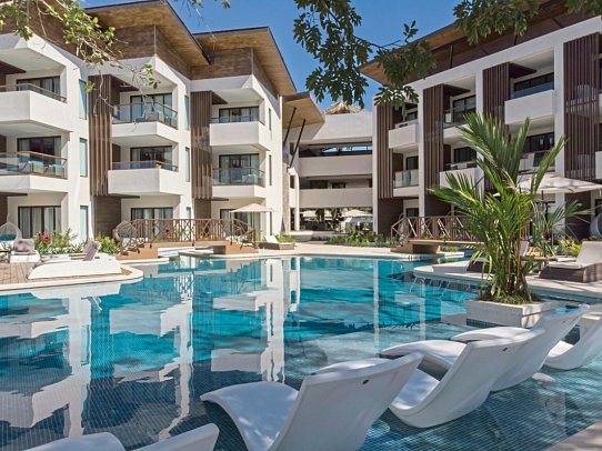 Azura Beach Resort