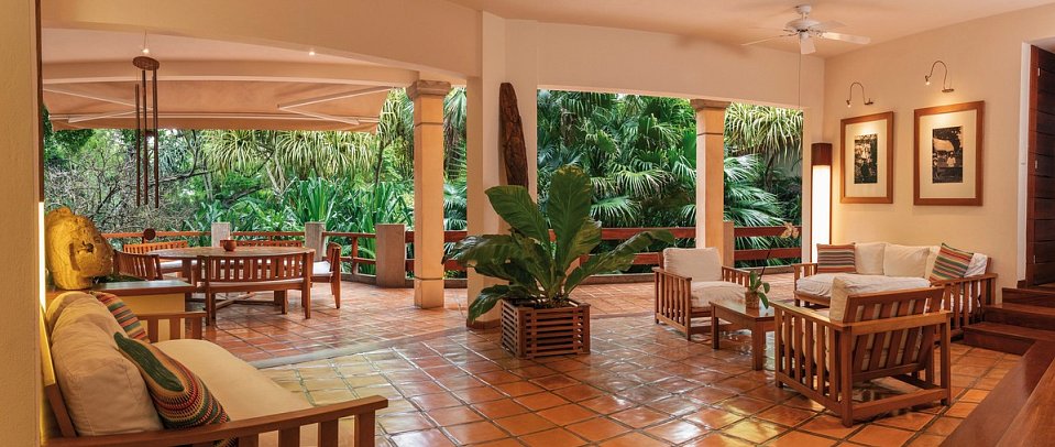 Capitan Suizo Beachfront Boutique Hotel