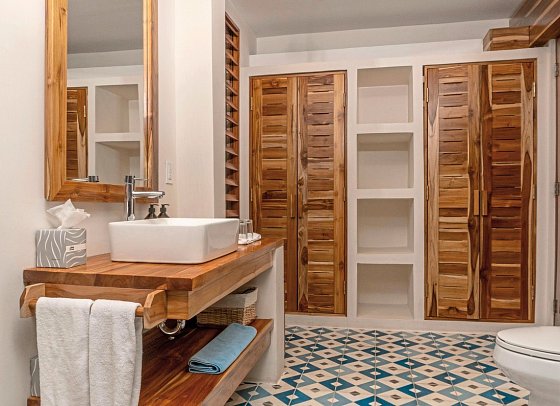 Capitan Suizo Beachfront Boutique Hotel - Wohnbeispiel Bad (Zimmercodierungen US1 & JS1)