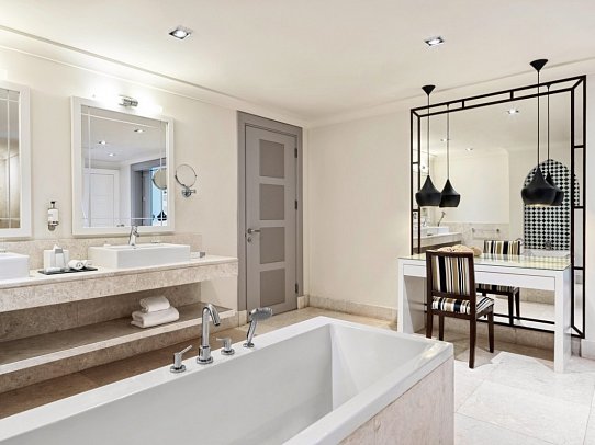 Juweira Boutique Hotel - Wohnbeispiel Marina Suite (Zimmercodierung WB1)