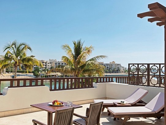 Juweira Boutique Hotel - Wohnbeispiel Marina Suite (Zimmercodierung WB1)