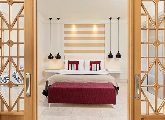 Juweira Boutique Hotel - Wohnbeispiel Marina Suite (Zimmercodierung WB1)