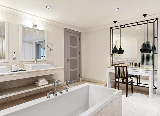 Juweira Boutique Hotel - Wohnbeispiel Marina Suite (Zimmercodierung WB1)