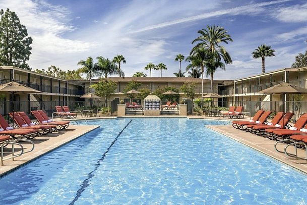 Hyatt Regency Newport Beach - Serenity Pool