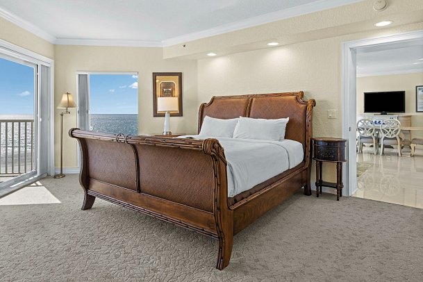 Sunset Vista Two bedroom Beachfront Suites Apartments - Wohnbeispiel