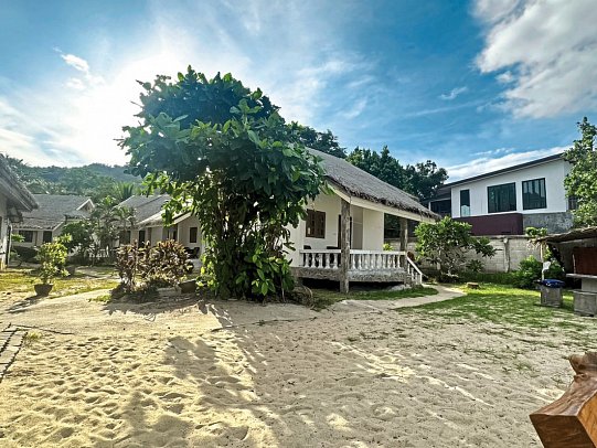 Phuwadee Resort - Wohnbeispiel Beach Front Bungalow (Zimmercodierung BBO)