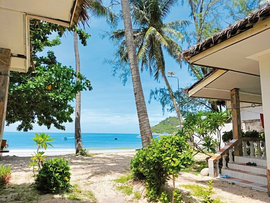 Phuwadee Resort - Wohnbeispiel Beach Front Bungalow (Zimmercodierung BBO)