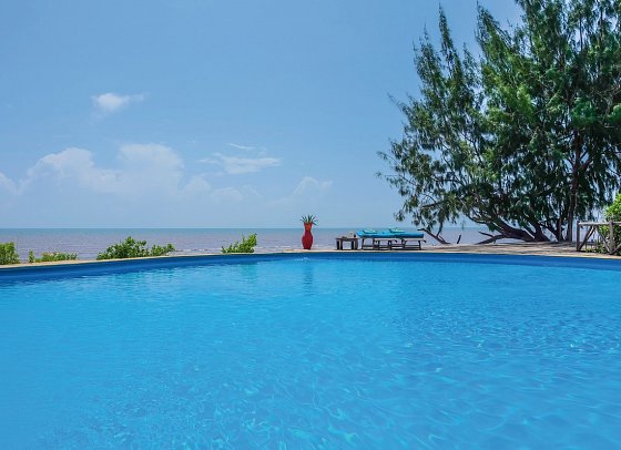 Saadani Safari (2 Nächte) - Pool, Saadani Safari Lodge