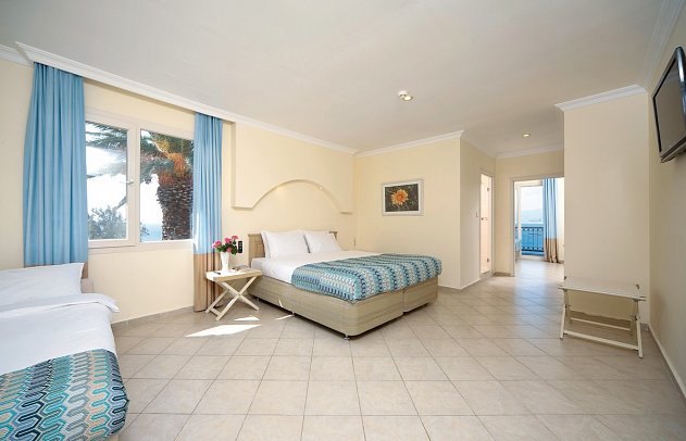 Club Resort Atlantis - Wohnbeispiel Familienzimmer Meerblick (Zimmercodierungen FBM & FB5)