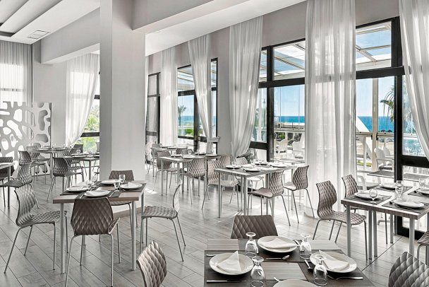 Hotel Puente Real