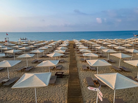 Roma Beach Resort & Spa