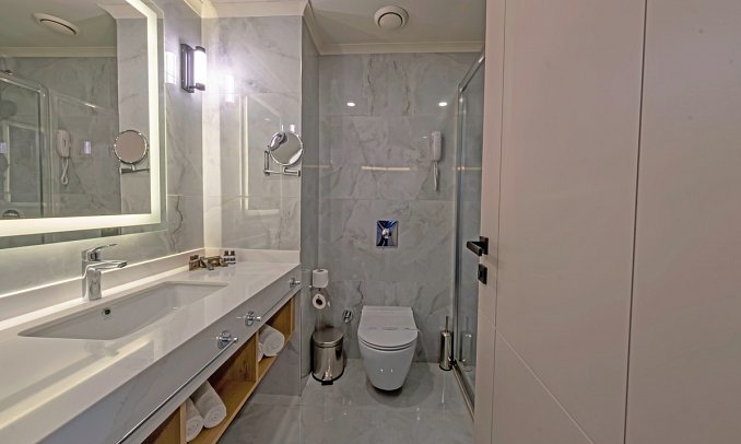 Aydinbey King's Palace & Spa - Beispiel Bad Doppelzimmer (Zimmercodierungen DB1, DBN, DCN & DBM)