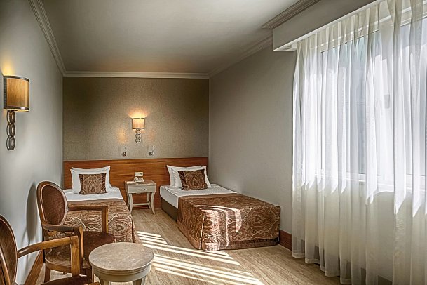 Well Palace Side - Wohnbeispiel Familienzimmer Landblick