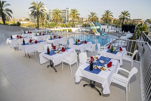 Palm World Side Resort & Spa