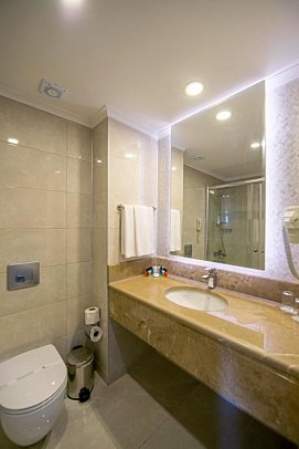 Palm World Side Resort & Spa - Beispiel Bad (Zimmercodierungen DB1, DEL, DBP, FB1, FBP & MB1)