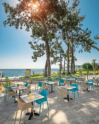 Akra Kemer
