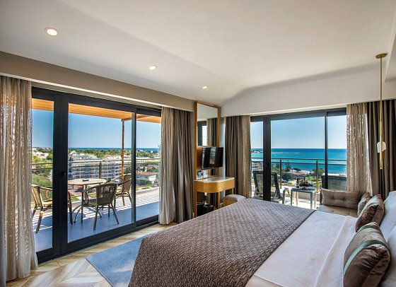 Alexia Resort & Spa - Wohnbeispiel Doppelzimmer Terrace Deluxe Meerblick