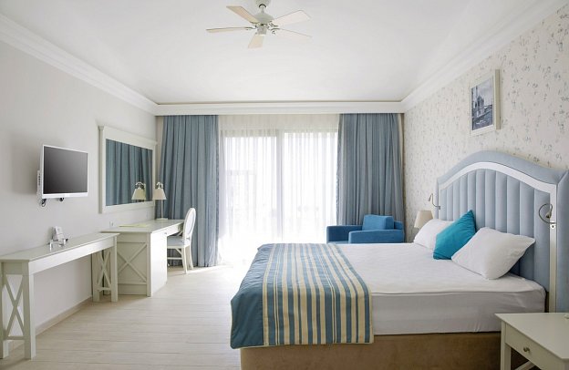 Horus Paradise Luxury Resort