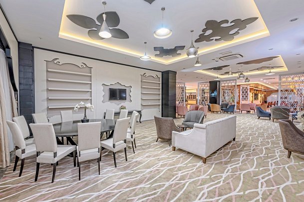 LRS Lake & River Side Hotel & Spa