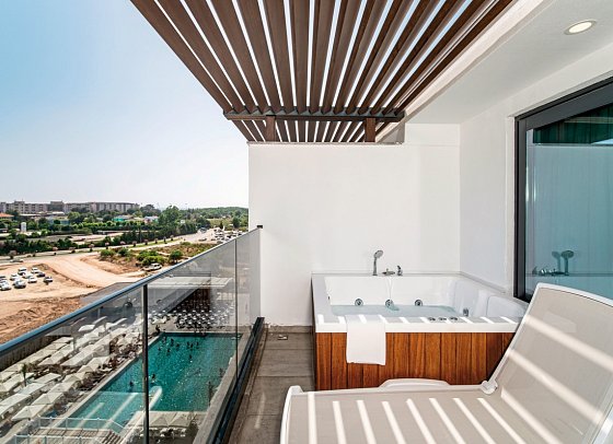 Side Moon Palace Hotel - Wohnbeispiel Doppelseite Poolseite Jacuzzi (Zimmercodierung DB4.DC4)