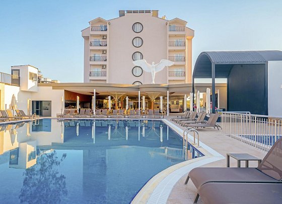 Q Ella Beach Hotel