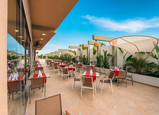 Q Ella Beach Hotel