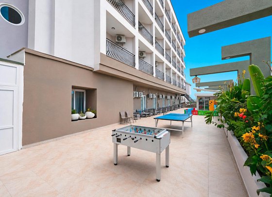 Q Ella Beach Hotel