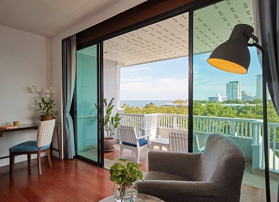 Loligo Resort Hua Hin - Wohnbeispiel Mini Suite Sea and Horizon Balcony (Zimmercodierung UBN)