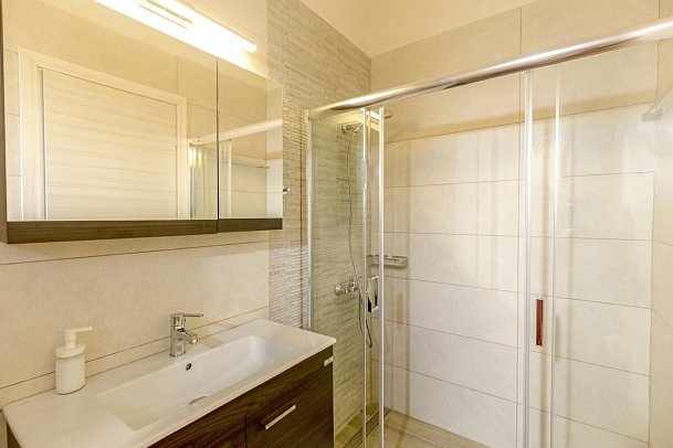AYLA by Ekati Mare - Badbeispiel Classic Triple Room (Zimmercodierung TB1)