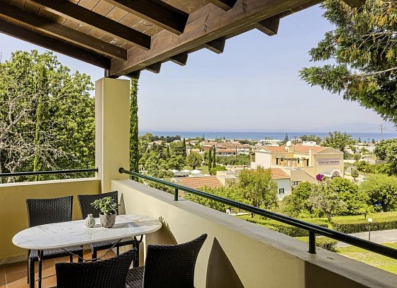Century Resort Corfu - Wohnbeispiel Family One Bedroom Side Sea View (Zimmercodierung F1N)