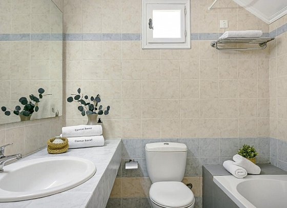 Century Resort Corfu - Badbeispiel Double Garden View (Zimmercodierung D1G)