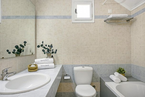 Century Resort Corfu - Badbeispiel Double Garden View (Zimmercodierung D1G)