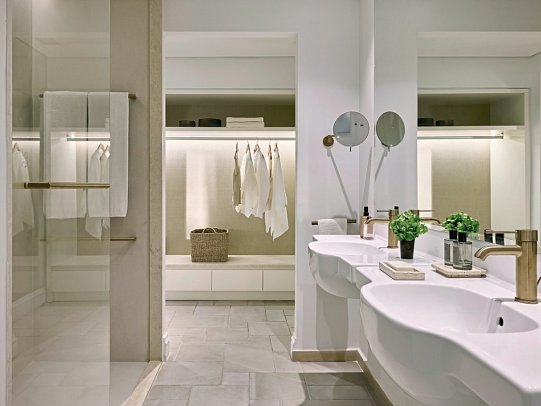 Grecotel Eva Palace - Badbeispiel Bungalow Deluxe Suite seitl. Meerblick (Zimmercodierung BDN)