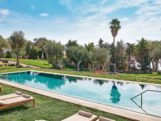 Corfu Imperial a Grecotel Resort to Live - Gemeinschaftspool Familienbungalow Open Plan (Zimmercodierung BI1)