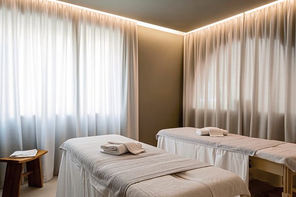 Mangia’s Brucoli, Sicily, Autograph Collection