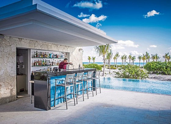 Majestic Elegance Costa Mujeres