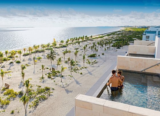 Majestic Elegance Costa Mujeres