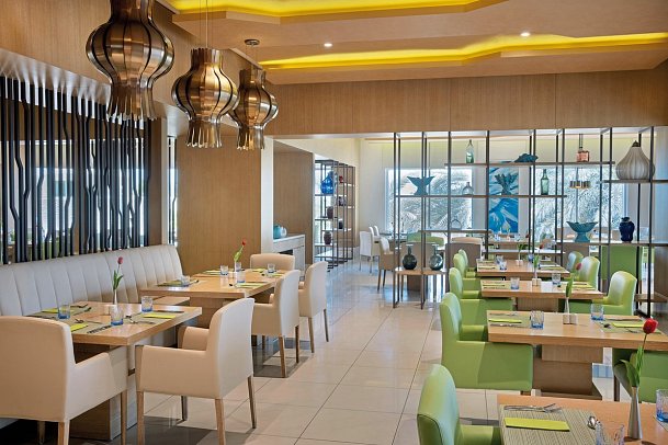 Al Habtoor Grand Resort, Autograph Collection