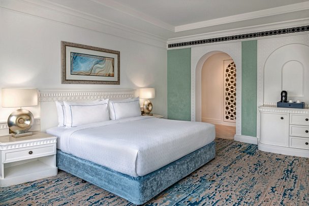 Al Habtoor Grand Resort, Autograph Collection - Wohnbeispiel Tower Room Partial Sea View (Zimmercodierungen DBN, DBO, UL1 & UL2)