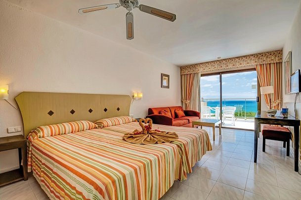 SBH Taro Beach - Wohnbeispiel Doppelzimmer Meerblick (Zimmercodierungen DBM & DCM)