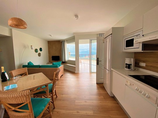 Esmeralda Maris by LIVVO - Wohnbeispiel Juniorsuite Meerblick (Zimmercodierung JBM)