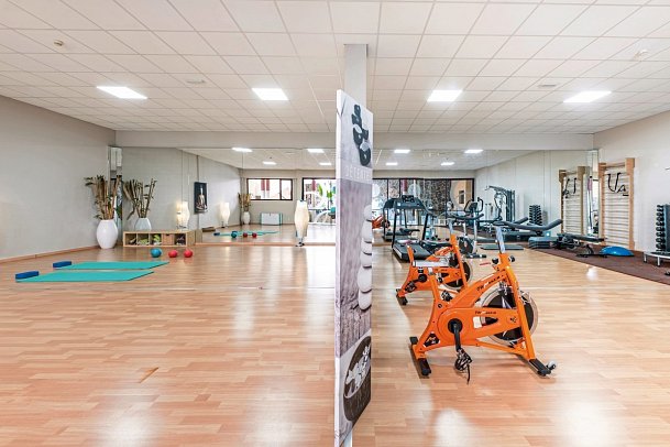 Esmeralda Maris by LIVVO