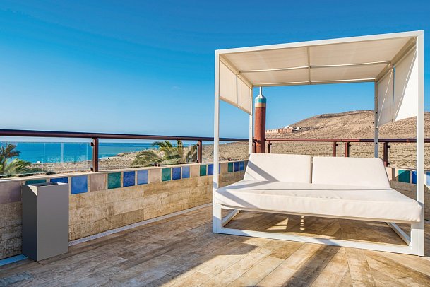 Esmeralda Maris by LIVVO