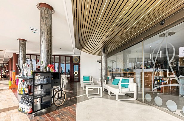 Esmeralda Maris by LIVVO