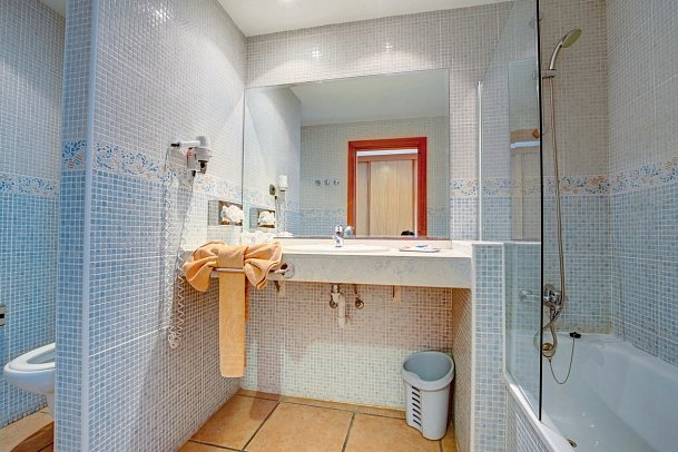 SBH Club Paraiso Playa - Wonbeispiel Doppelzimmer (Zimmercodierungen DB1 & DP1)