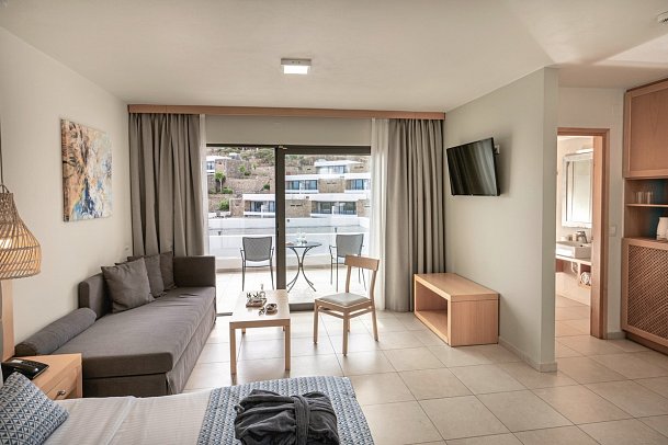 Ariadne Beach Agios Nikolaos - Wohnbeispiel Juniorsuite seitl. Meerblick (Zimmercodierung JBN)
