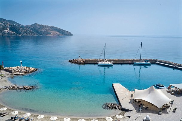 Zeus Eleva Mirabello Bay