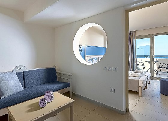 Castello Village Resort - Wohnbeispiel Suite Meerblick mit Aussen-Jacuzzi (Zimmercodierung W1M)