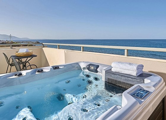Castello Village Resort - Aussen-Jacuzzi